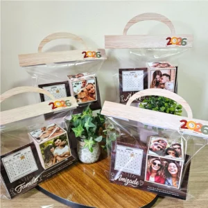 Arquivo Digital CALENDÁRIOS PORTA CANETAS GIRATORIO COM FOTOS 01 - 2026